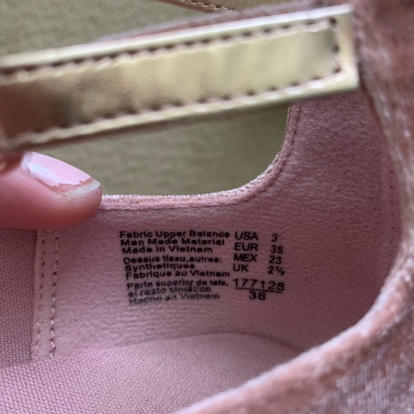 American Eagle Rose Gold Flats - Picture 4 of 5